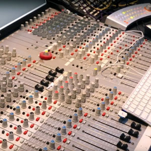 closeup photo of a recording sound board